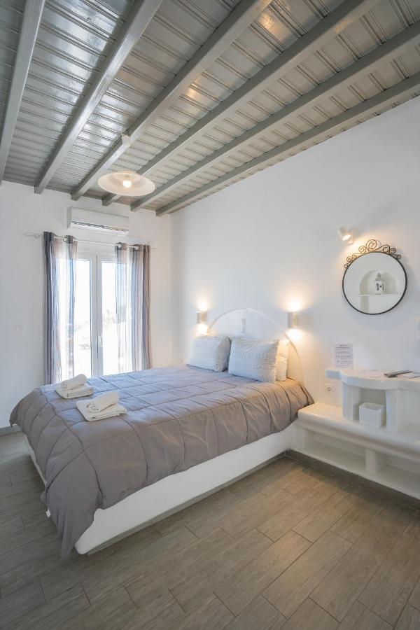 Zisis Agios Stefanos (Mykonos)